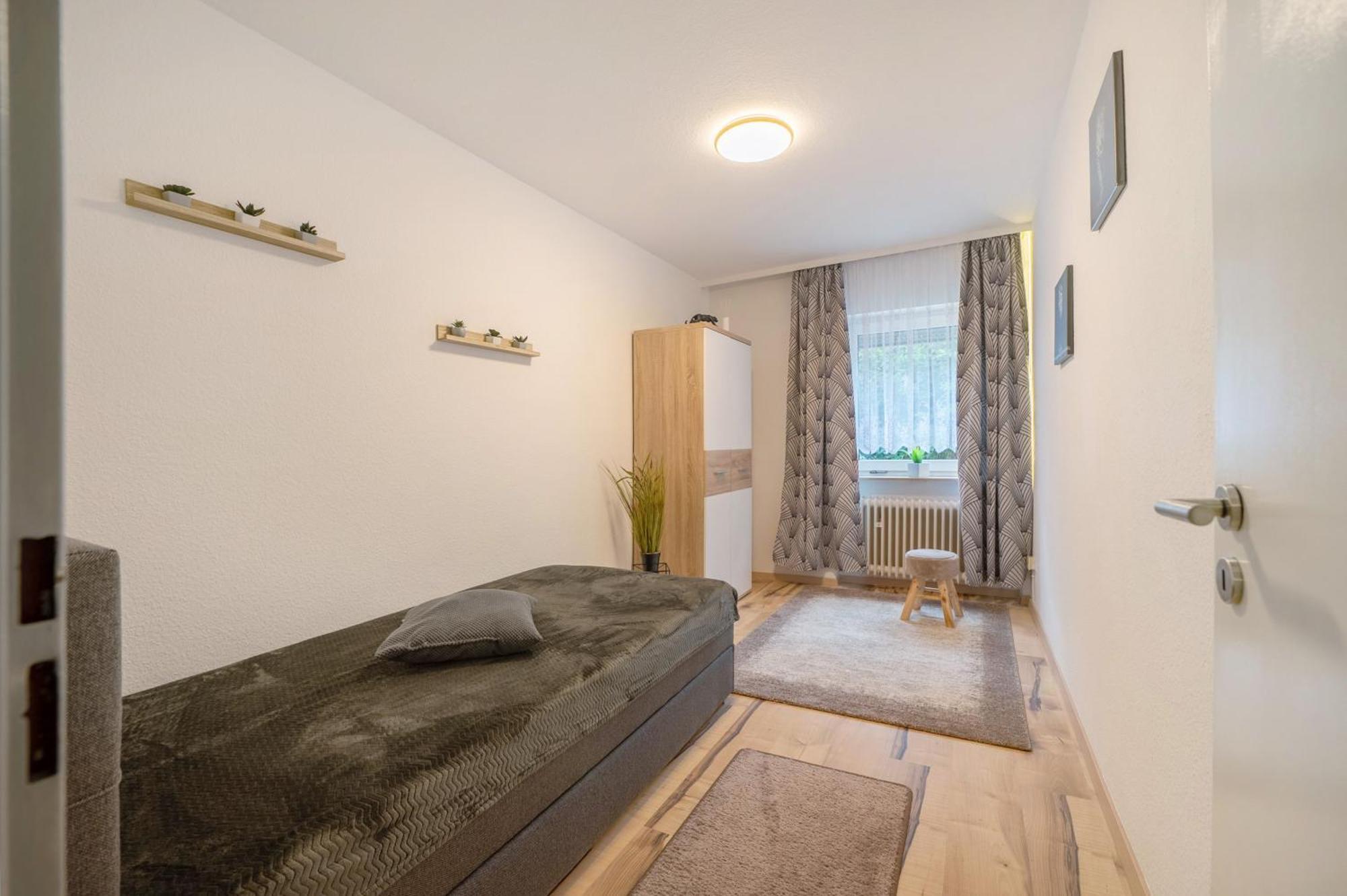 Apartment Neue 4 Zi Kueche Bad Parknaehe