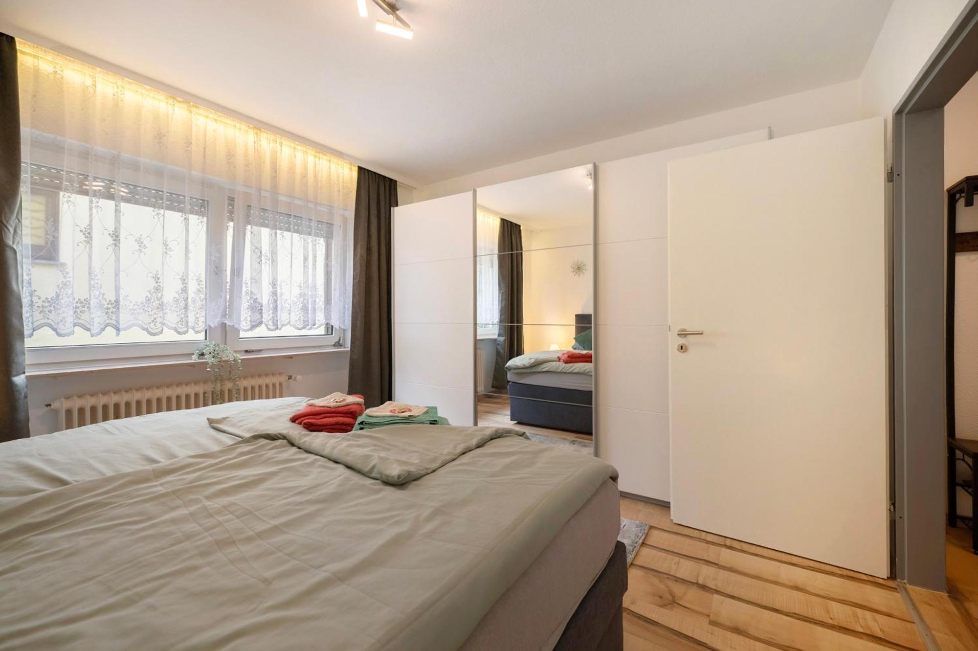 Neue 4 Zi Kueche Bad Parknaehe Apartment *